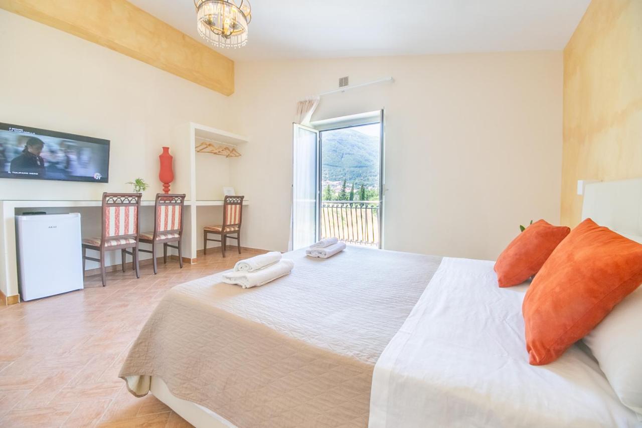 Perla Stabia Bed & Breakfast กาสเตลลัมมาเร ดิ สตาเบีย ภายนอก รูปภาพ